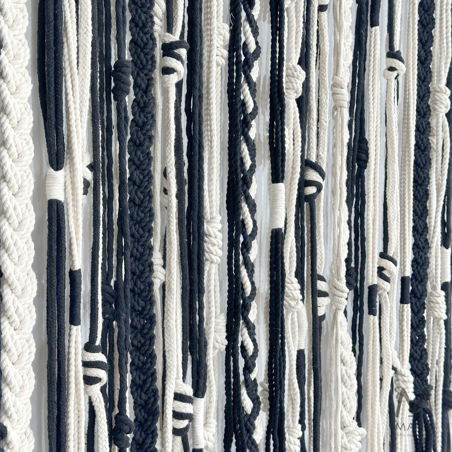 BLACK§WHITE